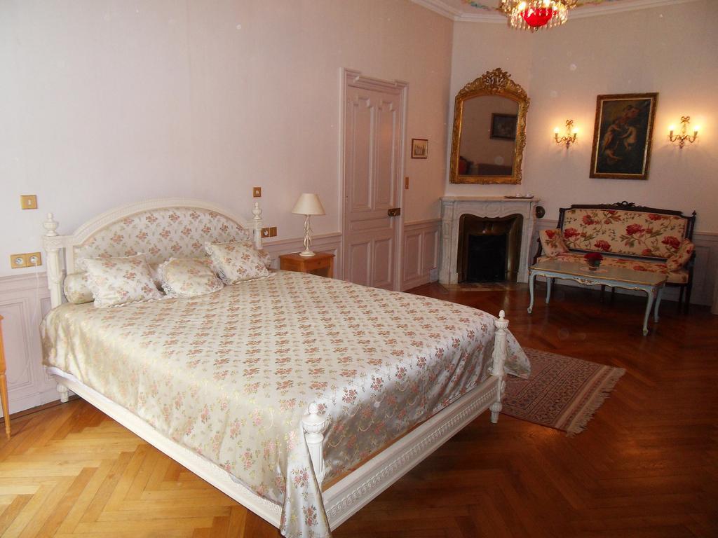 Chateau De La Motte Bed & Breakfast Noailly