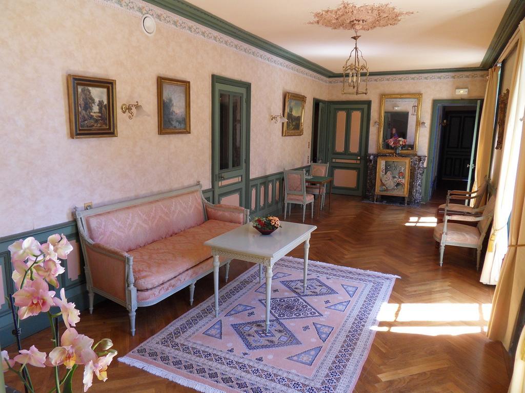 Couette-café Château De La Motte Noailly