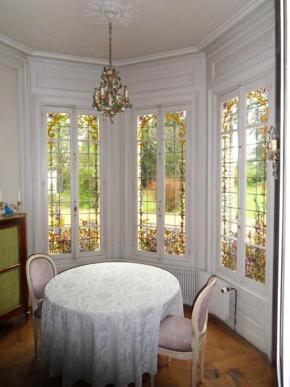 Couette-café Château De La Motte Noailly