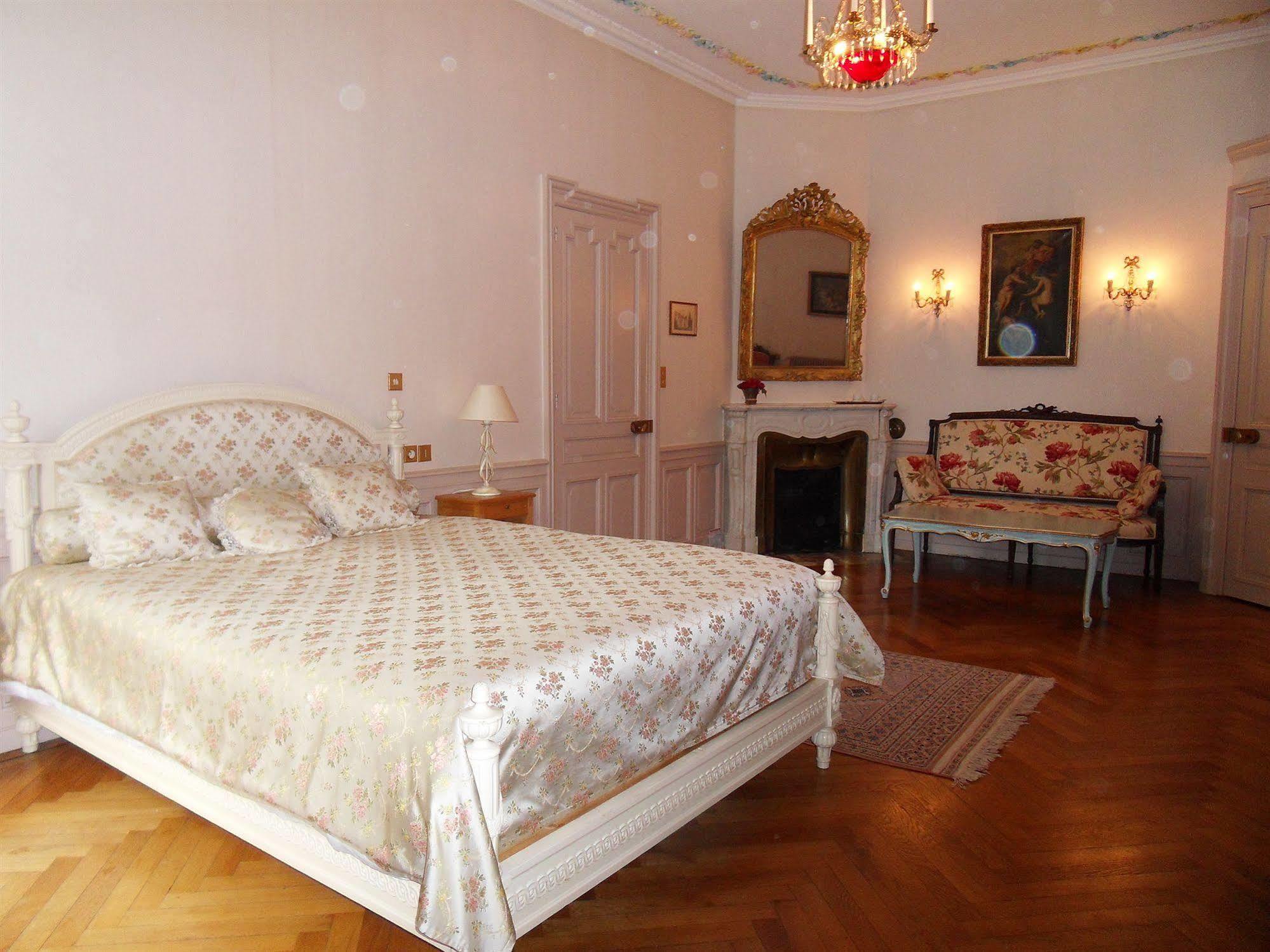 Château De La Motte Couette-café Noailly
