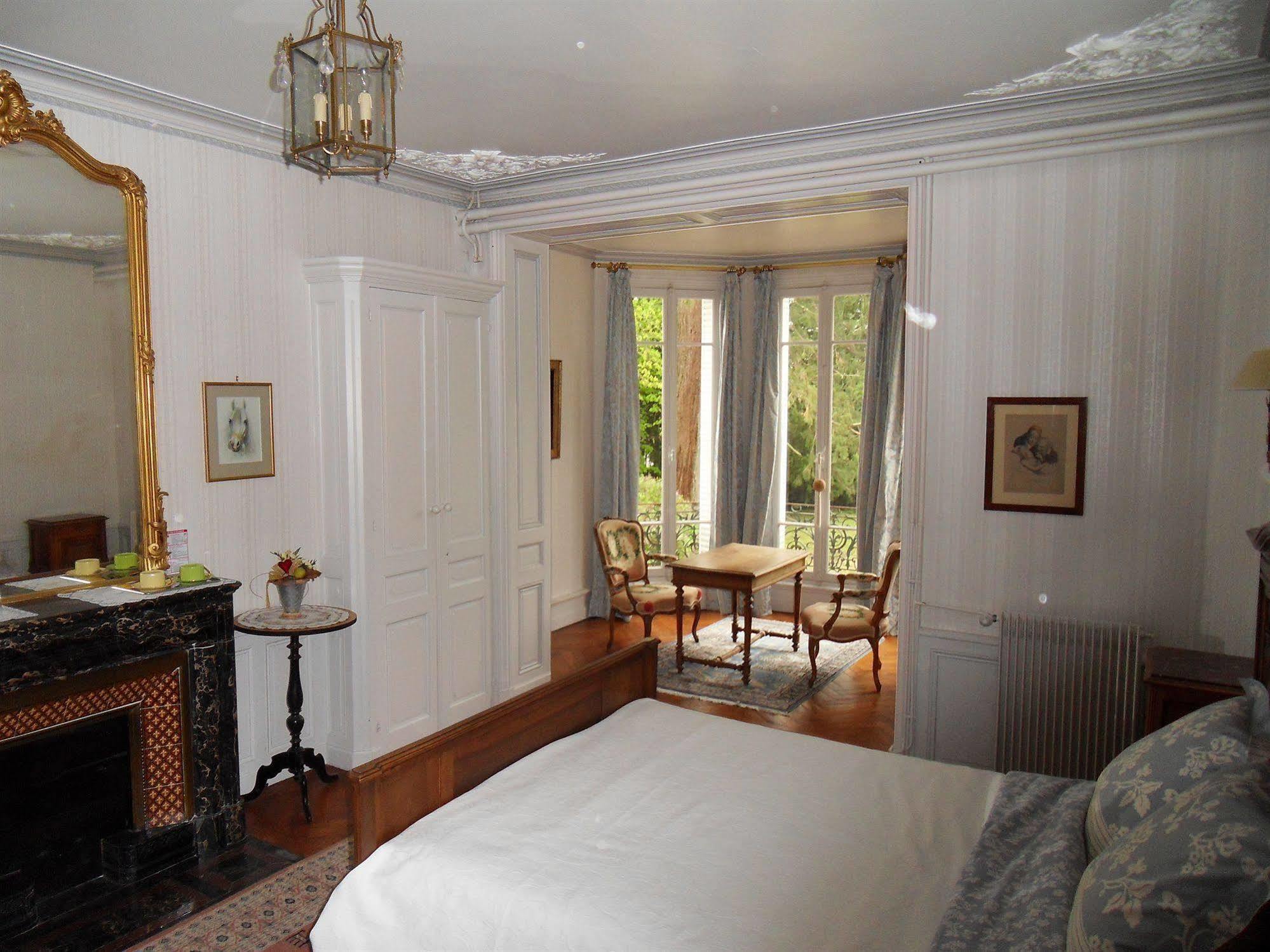 Couette-café Château De La Motte Noailly