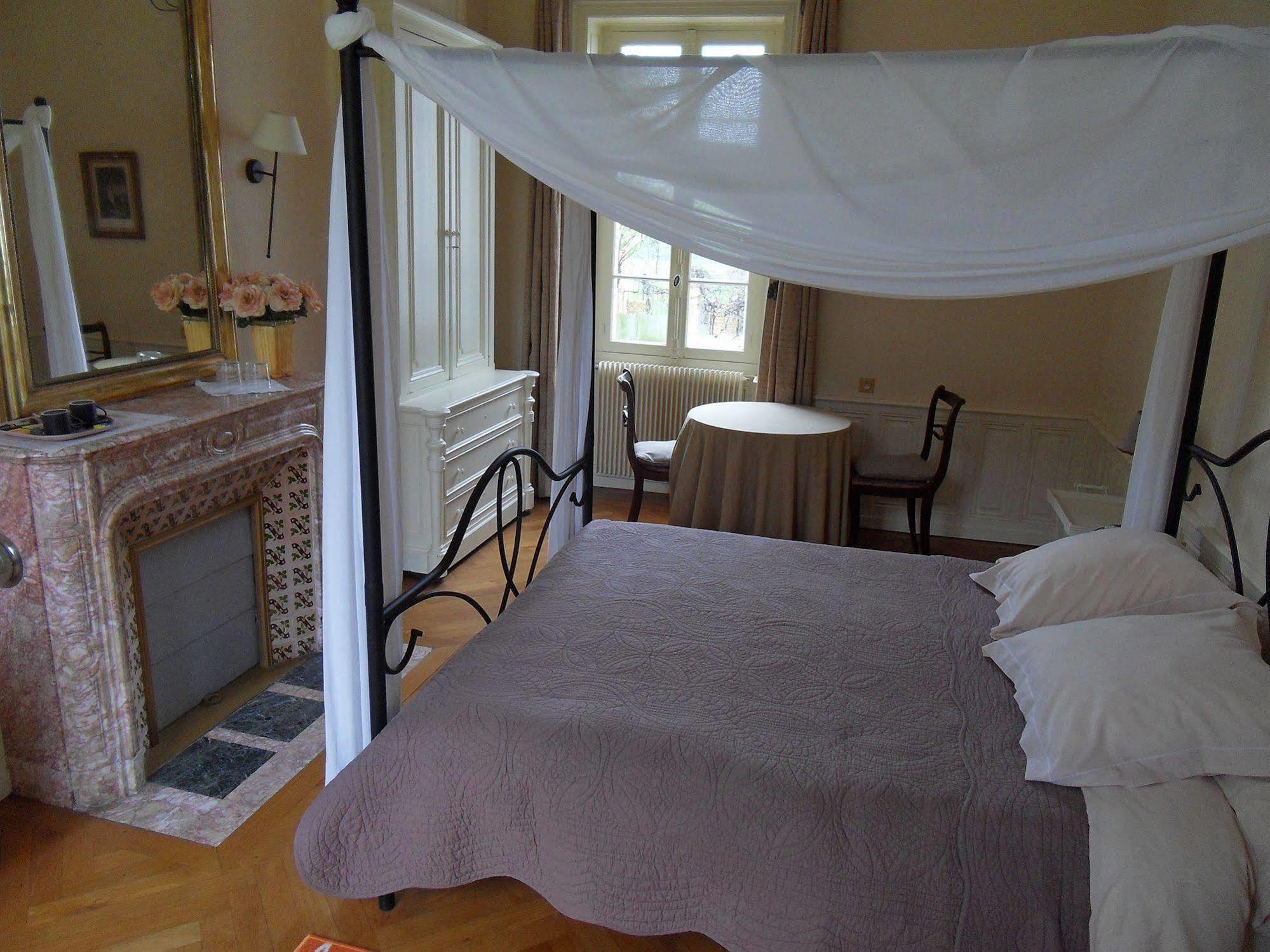 Château De La Motte Couette-café